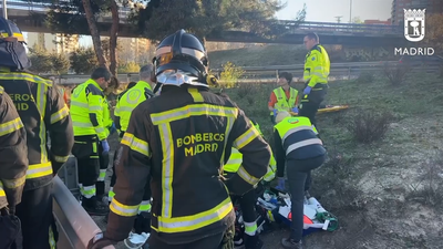 Un motorista herido grave tras salirse de la vía en la M-40