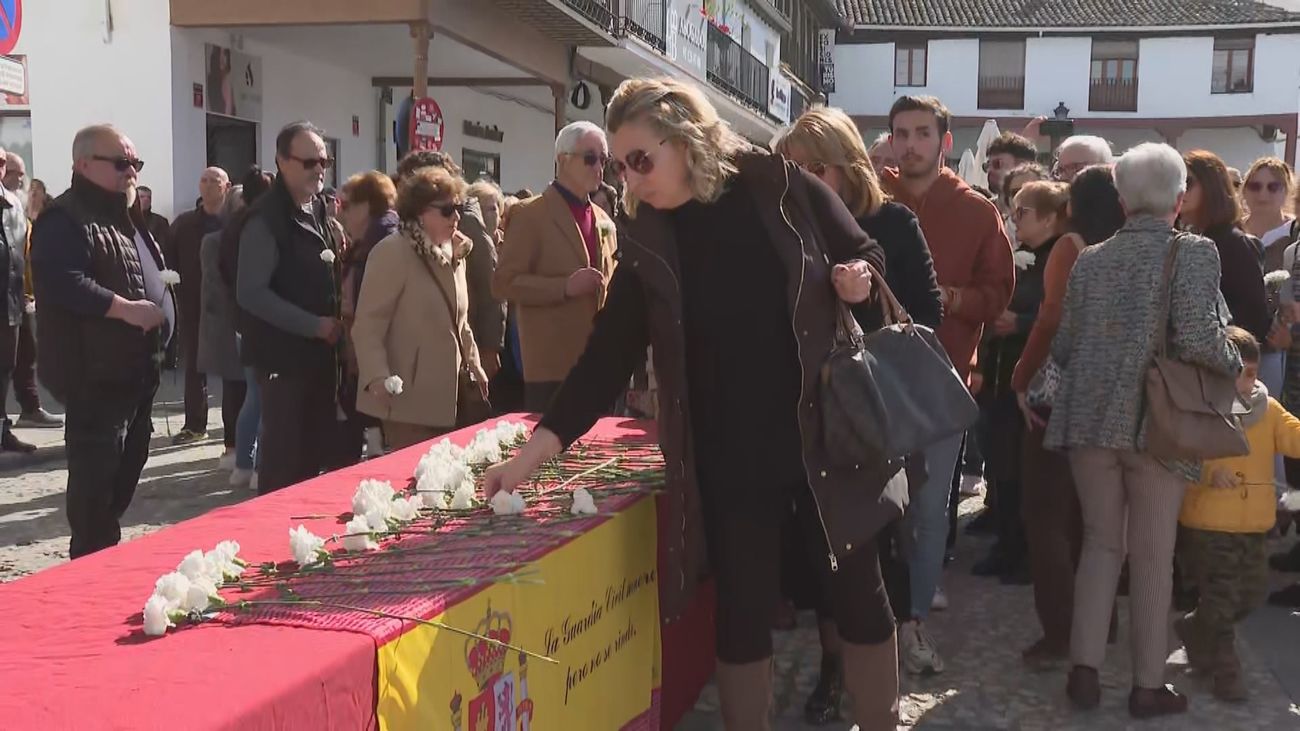Valdemoro rinde homenaje a los guardias civiles asesinados en Barbate