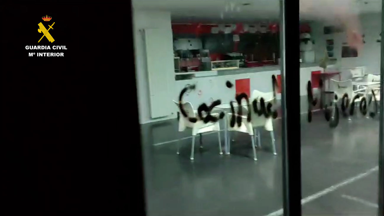 Siete detenidos por realizar pintadas machistas y homófobas en un instituto de Seseña