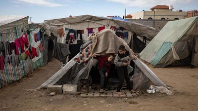 El hospital Naser de Gaza, cárcel según Israel, sigue registrando muertes de pacientes