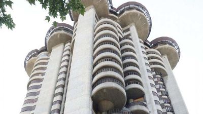 Torres Blancas descarta un restaurante en su planta 22 para construir ocho viviendas