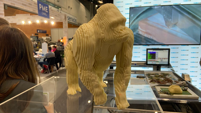 La máquina que permite hacer obras de arte con chocolate