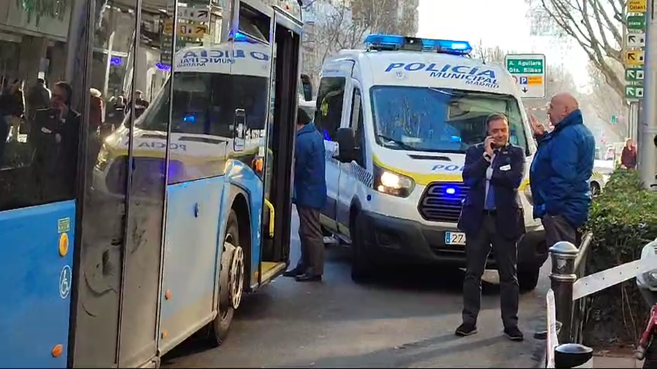 Una mujer herida de gravedad tras ser atropellada por un autobús en la calle Princesa