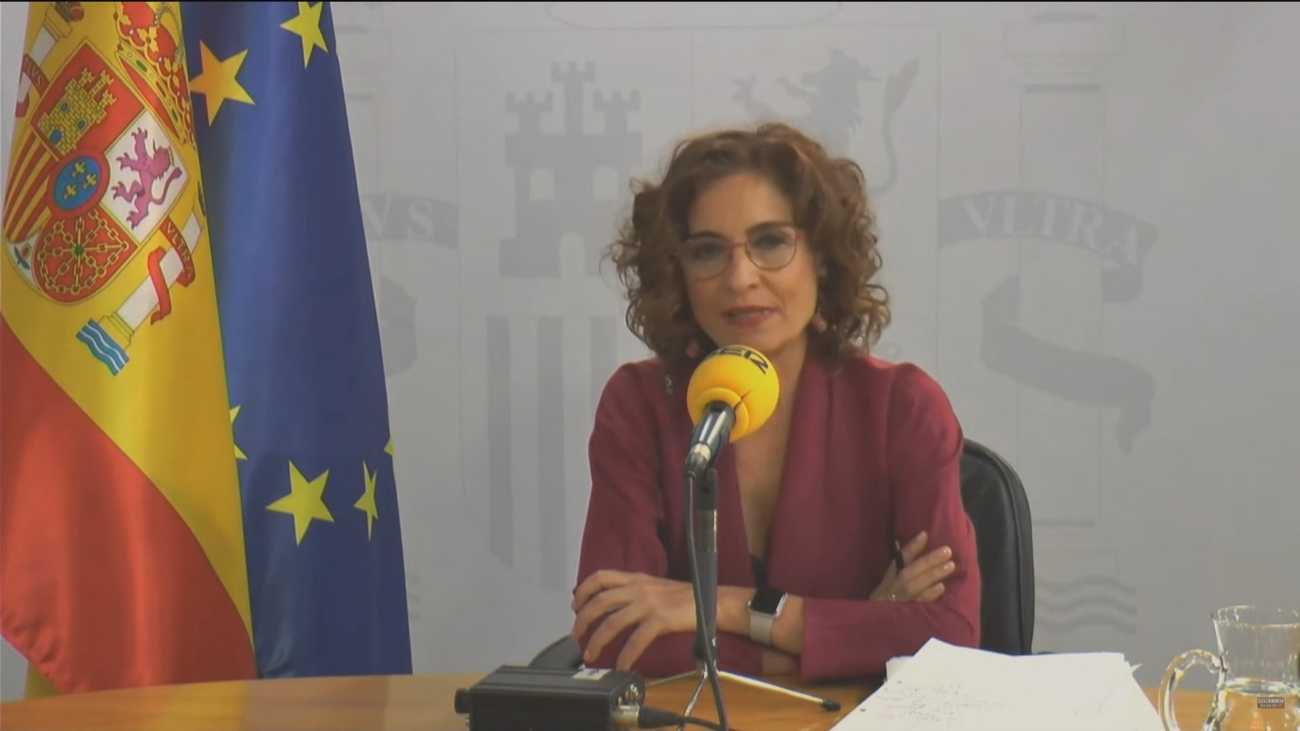 Montero recuerda a Page que debe saber "cuál es su camiseta" y no alegrarse cuando el PSOE pierde