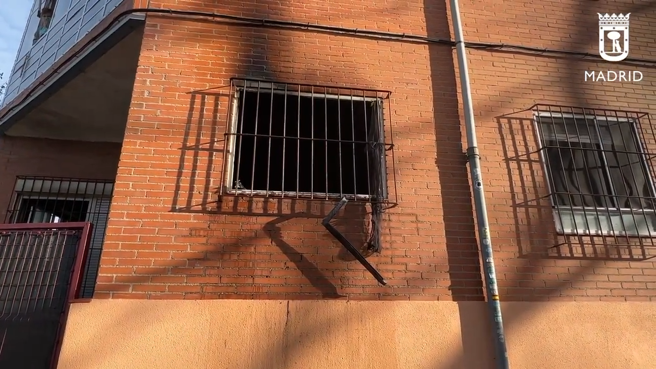 Incendio en Usera: 11 intoxicados en un bloque de viviendas