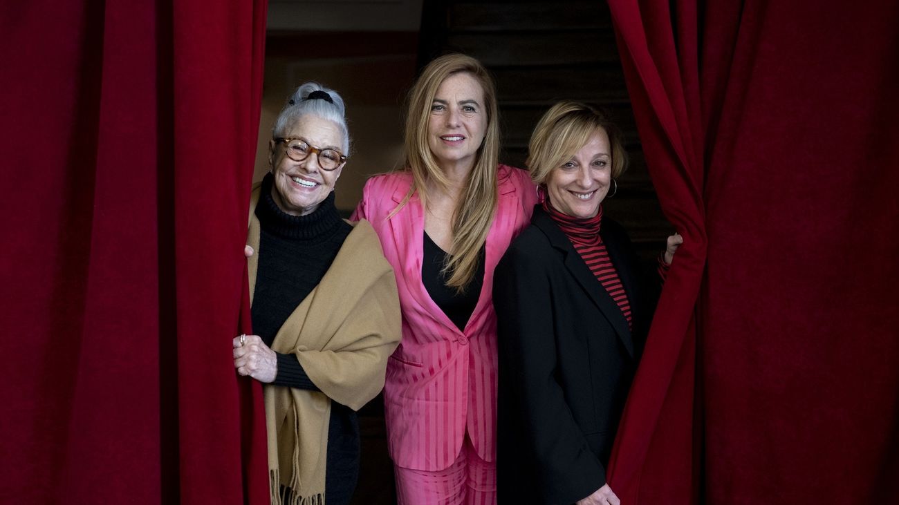 Lola Herrera vuelve a Madrid con 'Adictos', un drama sobre la desinformación en la era de la IA