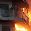 El fuego arrasa un edificio de 14 plantas en Valencia