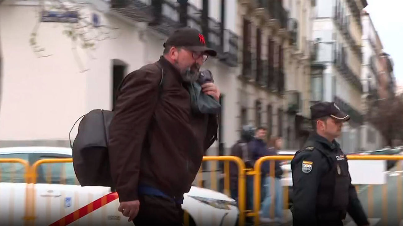 El juez retira el pasaporte y deja en libertad al exasesor de Ábalos, Koldo García, y a otros detenidos por el caso mascarillas
