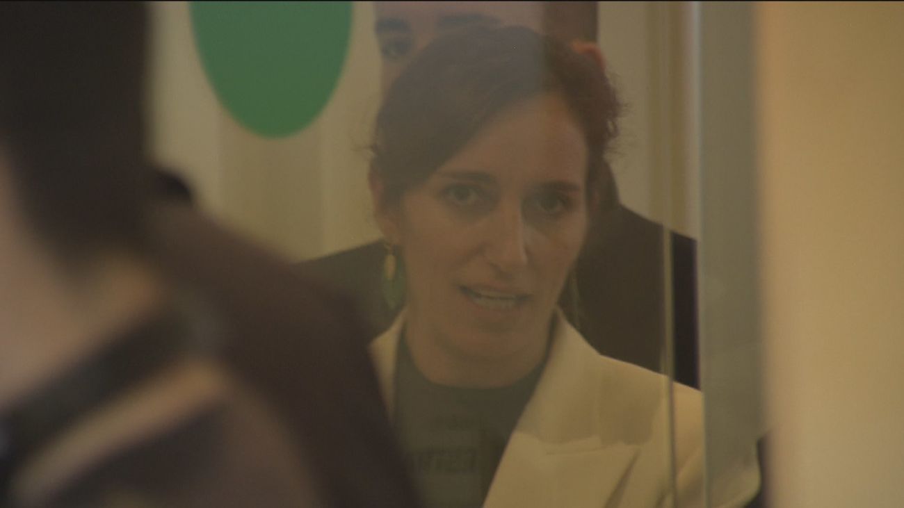 La ministra de Sanidad elude pronunciarse sobre el escándalo de las comisiones ilegales