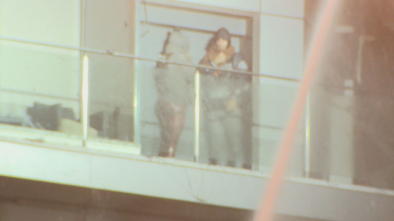 La angustiosa espera de los vecinos atrapados en el incendio de Valencia