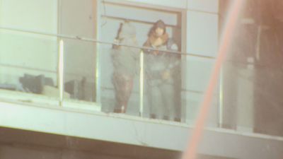 La angustiosa espera de los vecinos atrapados en el incendio de Valencia