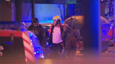 Así han rescatado los bomberos a dos vecinos atrapados en el incendio de Valencia