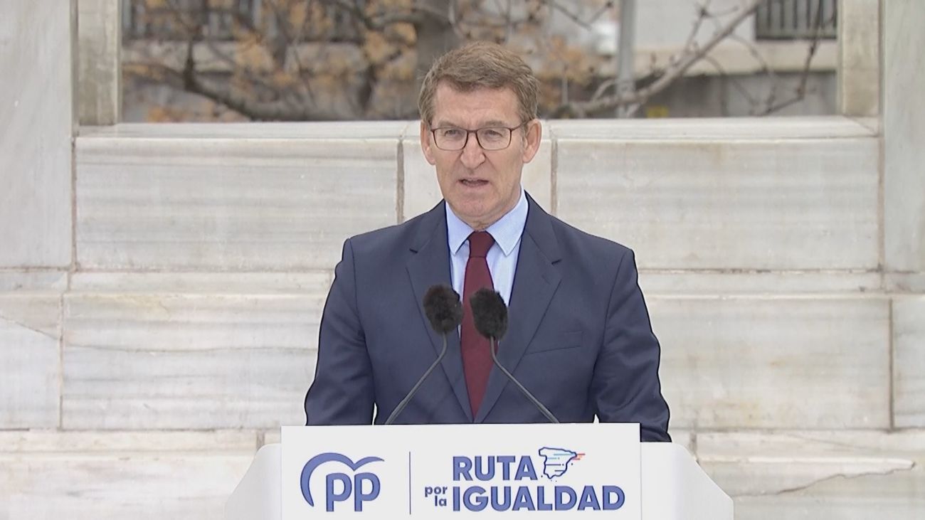 Feijóo cree que Sánchez "se esconde" y “embarra” la investigación del escándalo del exasesor de Ábalos