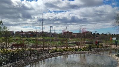 Ciudad Lineal estrena el parque Tres Luces en lo que antes era un descampado