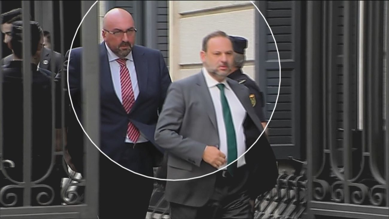 Las escuchas a dos empresarios del caso Koldo parecen implicar al exministro Ábalos