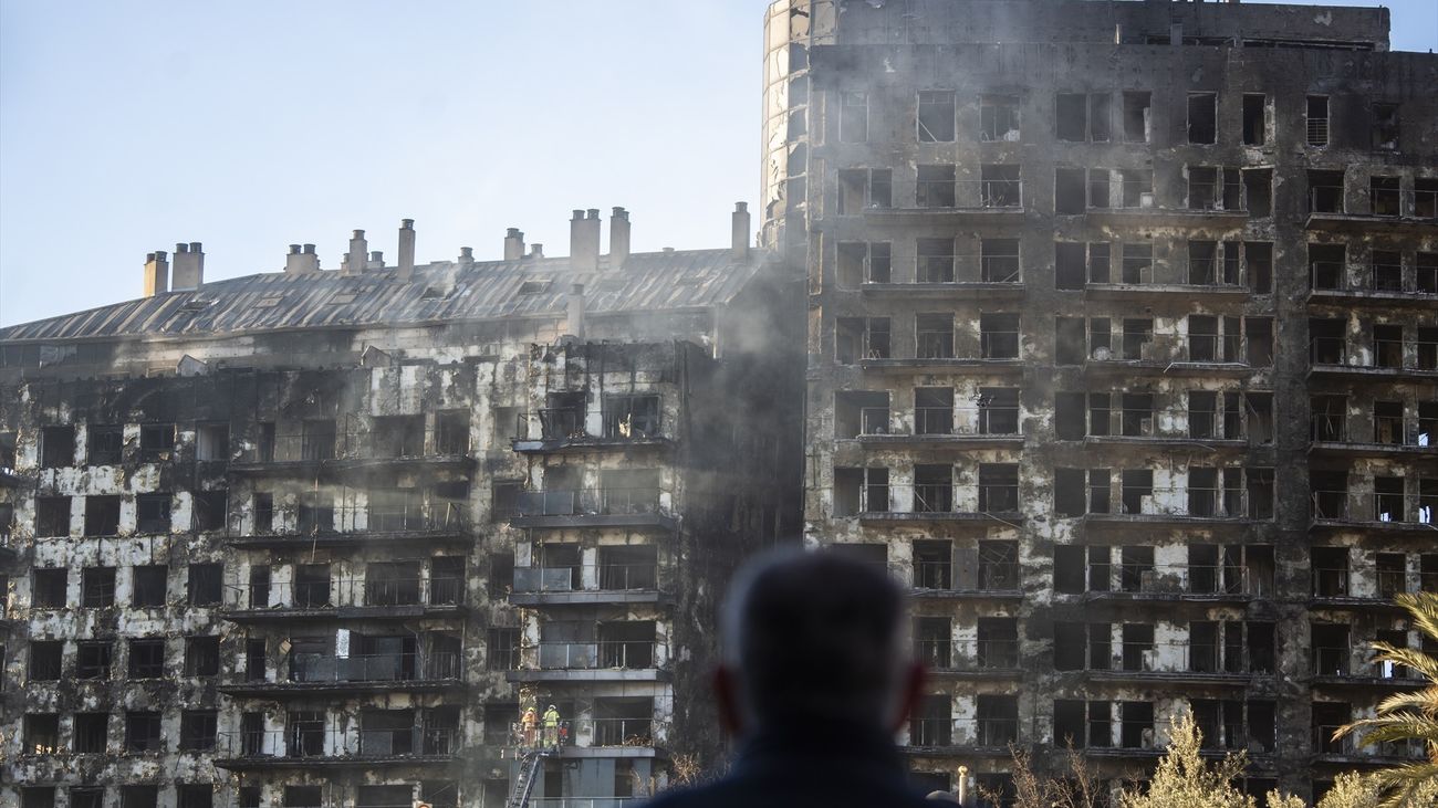 ¿Cuánto tiempo está asegurado un edificio de nueva construcción como el que ardió en Valencia?