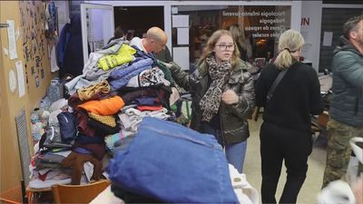 Los vecinos se vuelcan con los afectados por el incendio del edificio de Valencia