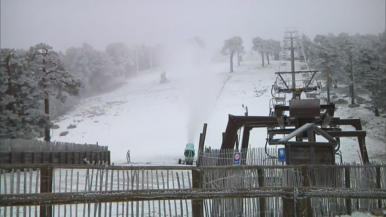 La nieve vuelve a la sierra de Madrid con la borrasca Louis