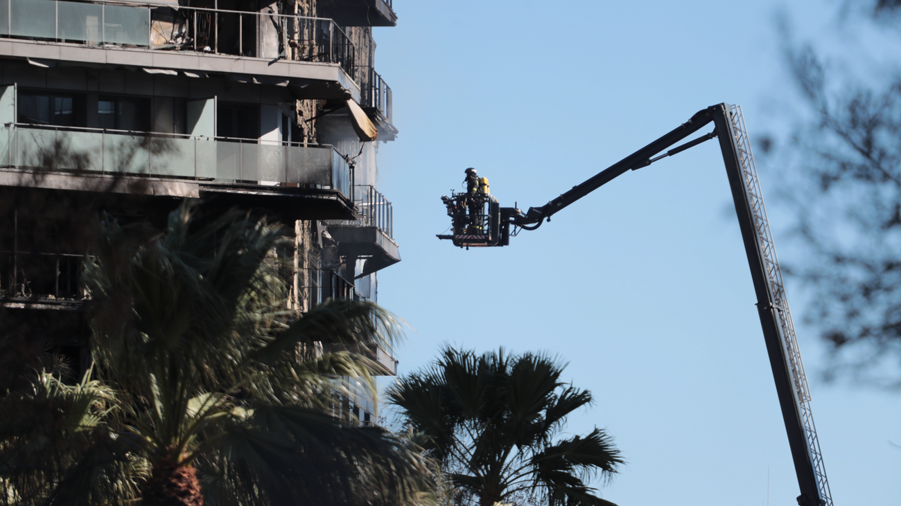 Raúl Estaban, jefe de bomberos de Alcorcón, analiza el incendio de Valencia