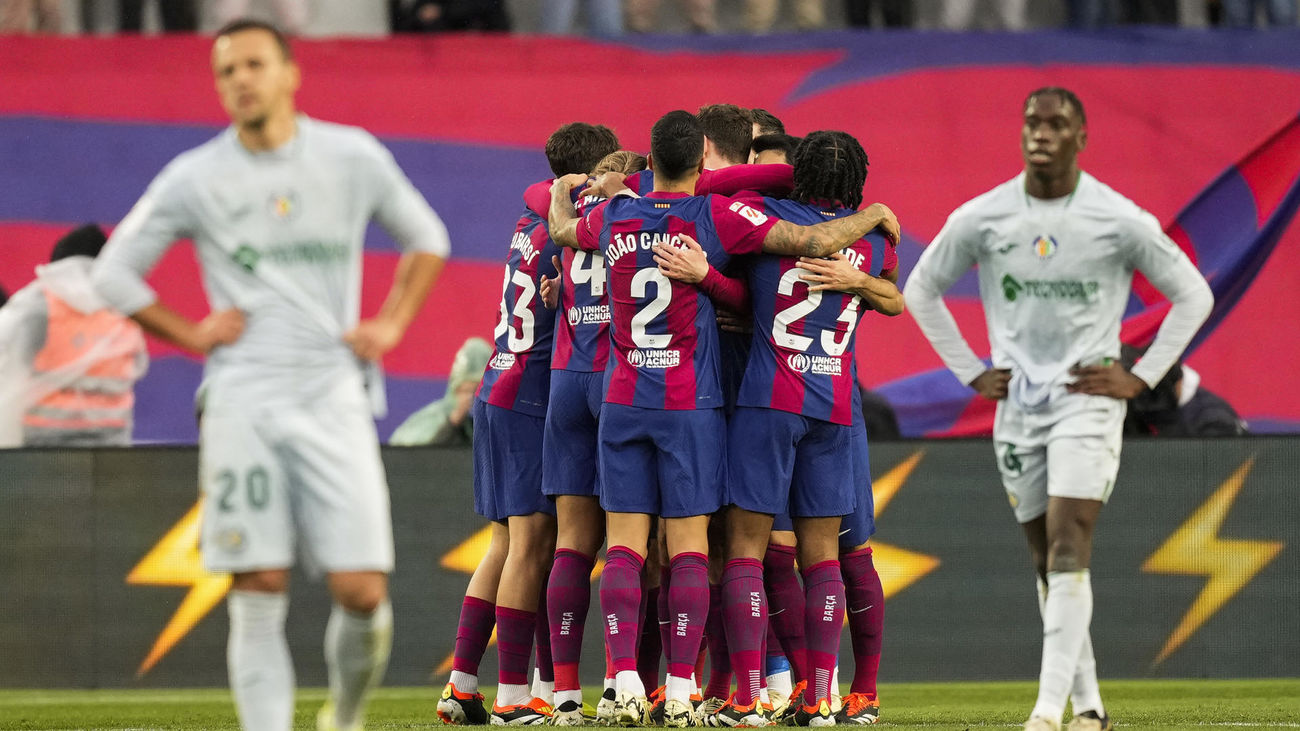 Los jugadores del Barcelona celebran un gol al Getafe