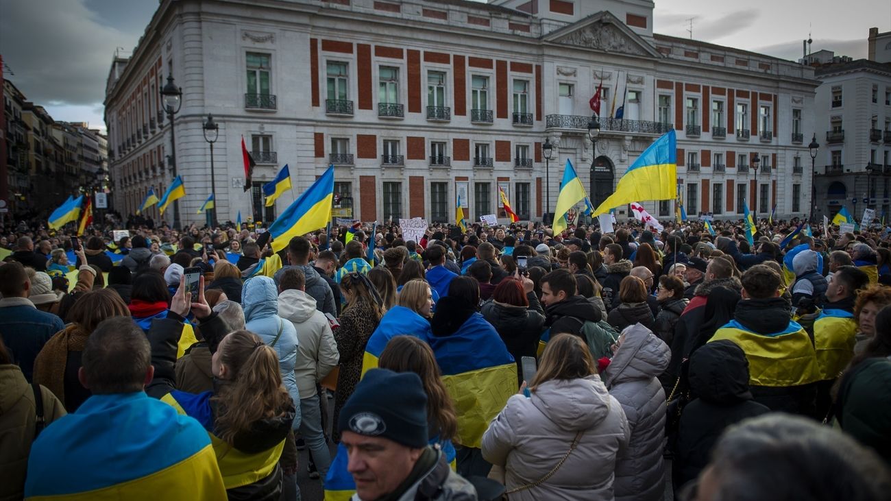 Miles de personas piden en Madrid el fin de la guerra en Ucrania