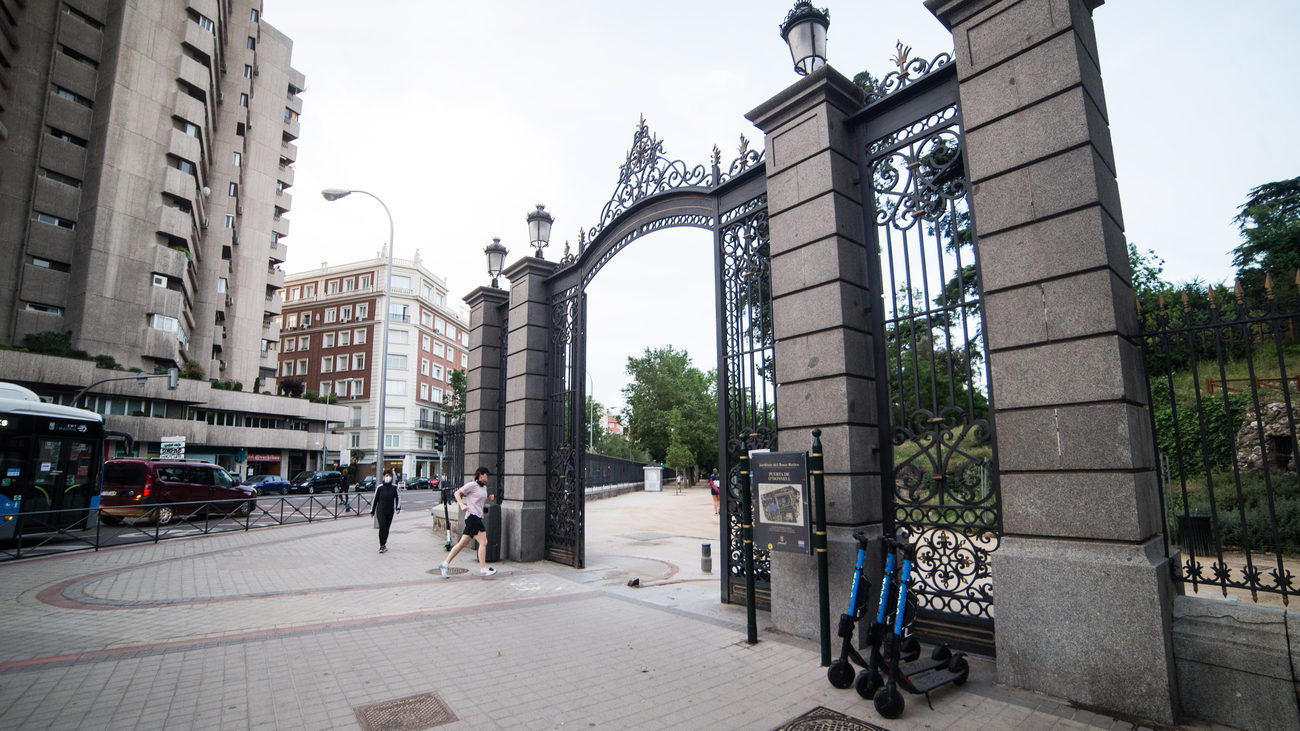 Cierran el Retiro y otros ocho parques hasta mañana por fuertes vientos