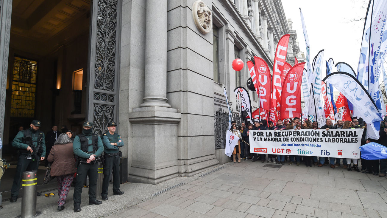 Los empleados de banca se manifiestan en Madrid para exigir mejores salarios