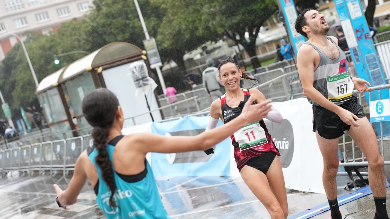 La madrileña Azucena Díaz gana el medio maratón de La Coruña