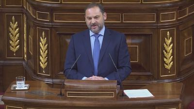 Ábalos dimite como presidente de la Comisión de Interior del Congreso, pero no entrega el acta de diputado