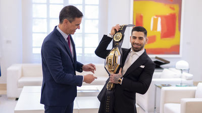 Sánchez garantiza a Topuria que “muy pronto” tendrá DNI español