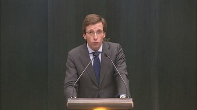 Almeida critica la gestión "negligente y criminal" del Gobierno en la pandemia