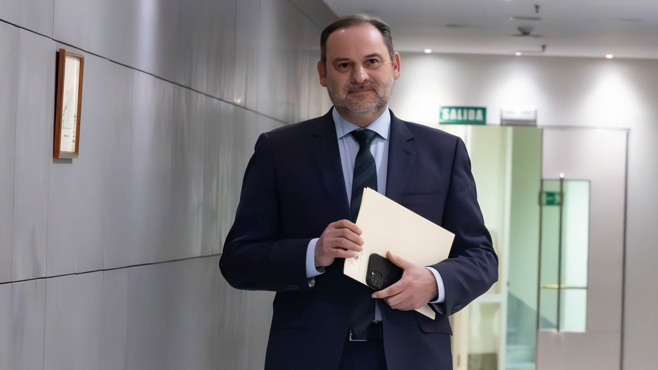 El PSOE suspende de militancia a Ábalos tras su decisión de mantener el escaño