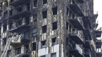 El juez autoriza ya la entrada de los inquilinos al edificio incendiado en Valencia