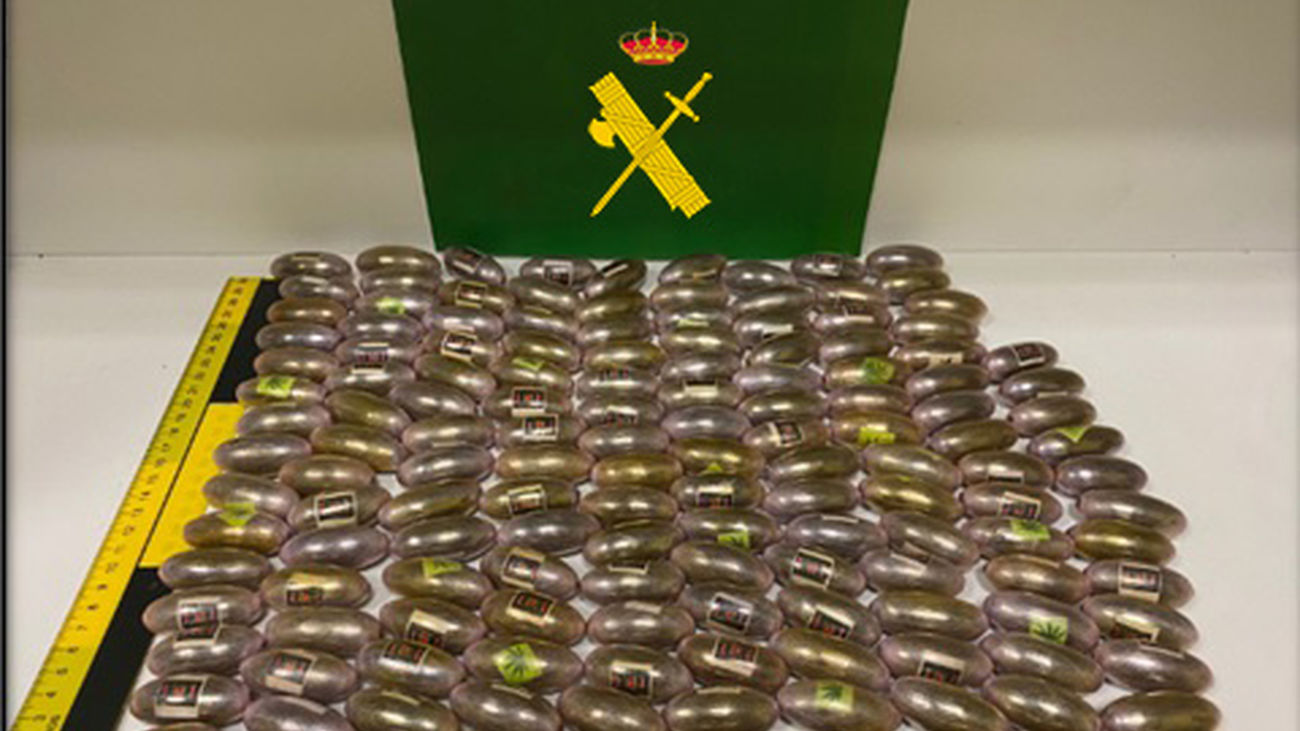 Bellotas de hachís incautadas