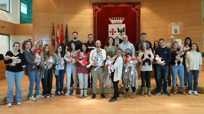 Alcobendas pone en marcha un cheque familia de 500 euros para los vecinos que sean padres