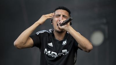 El rapero Morad acepta dos años por instigar a lanzar piedras a policías durante una grabación