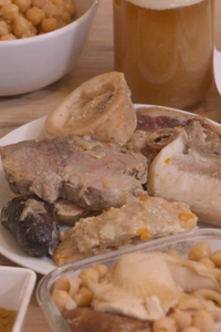 Un cocido, tres recetas