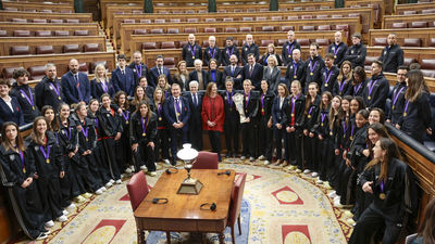 Moncloa y el Congreso homenajean a la Selección española femenina