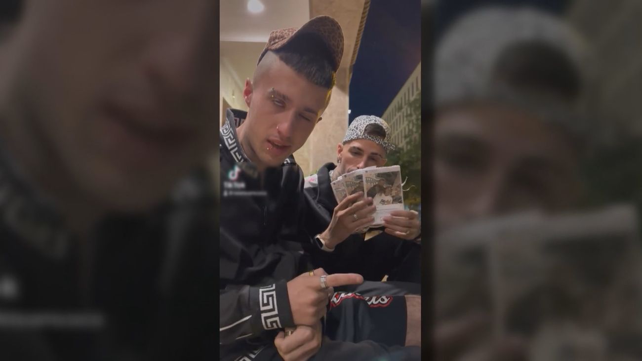 Sale a la luz un nuevo vídeo de los tiktokers 'Petazetaz' con vejaciones a un joven inconsciente