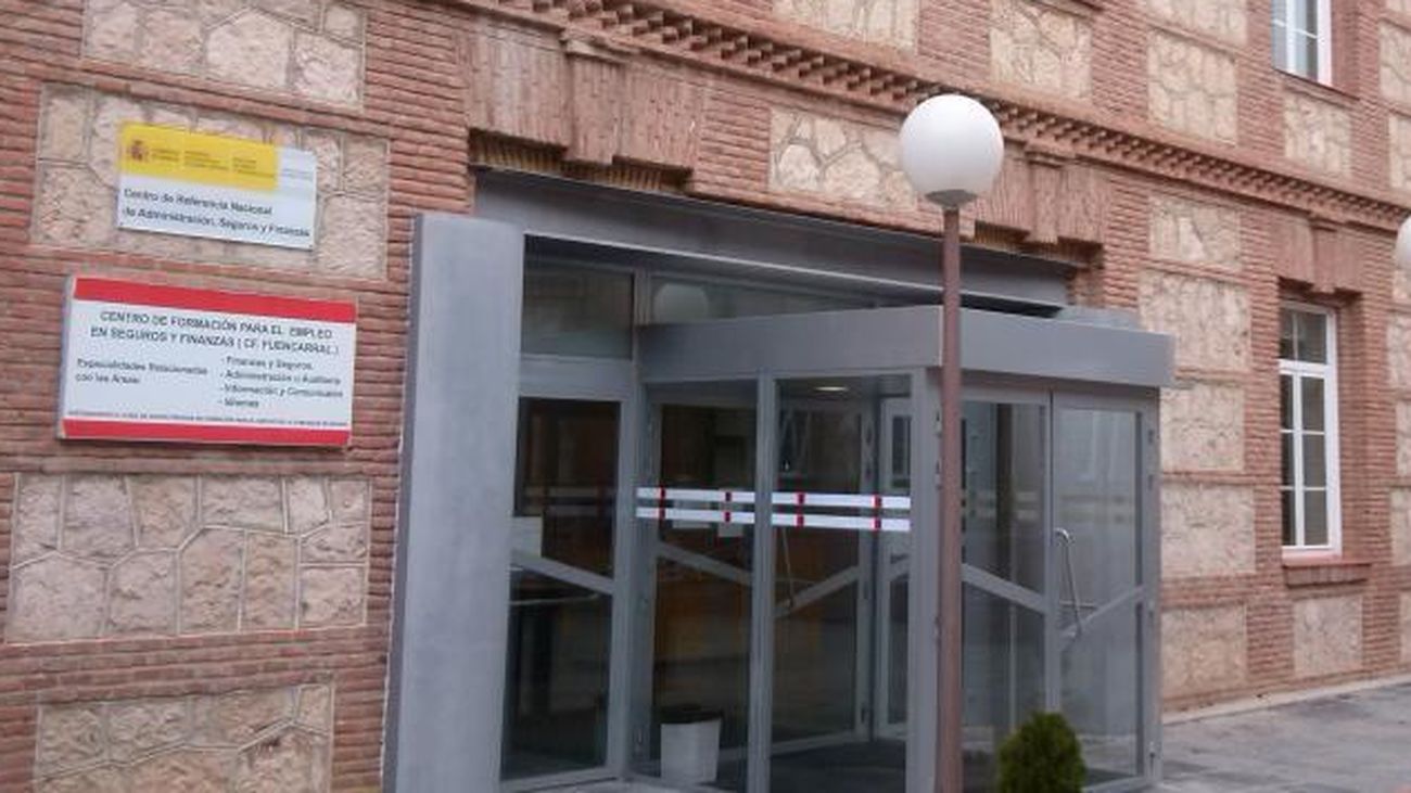 ¿En qué consiste el curso de Actividades Administrativas en la Relación con el Cliente que se imparte en Fuencarral?