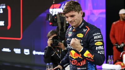 Verstappen, 'pole' en Baréin con Sáinz 4º y Alonso 6º