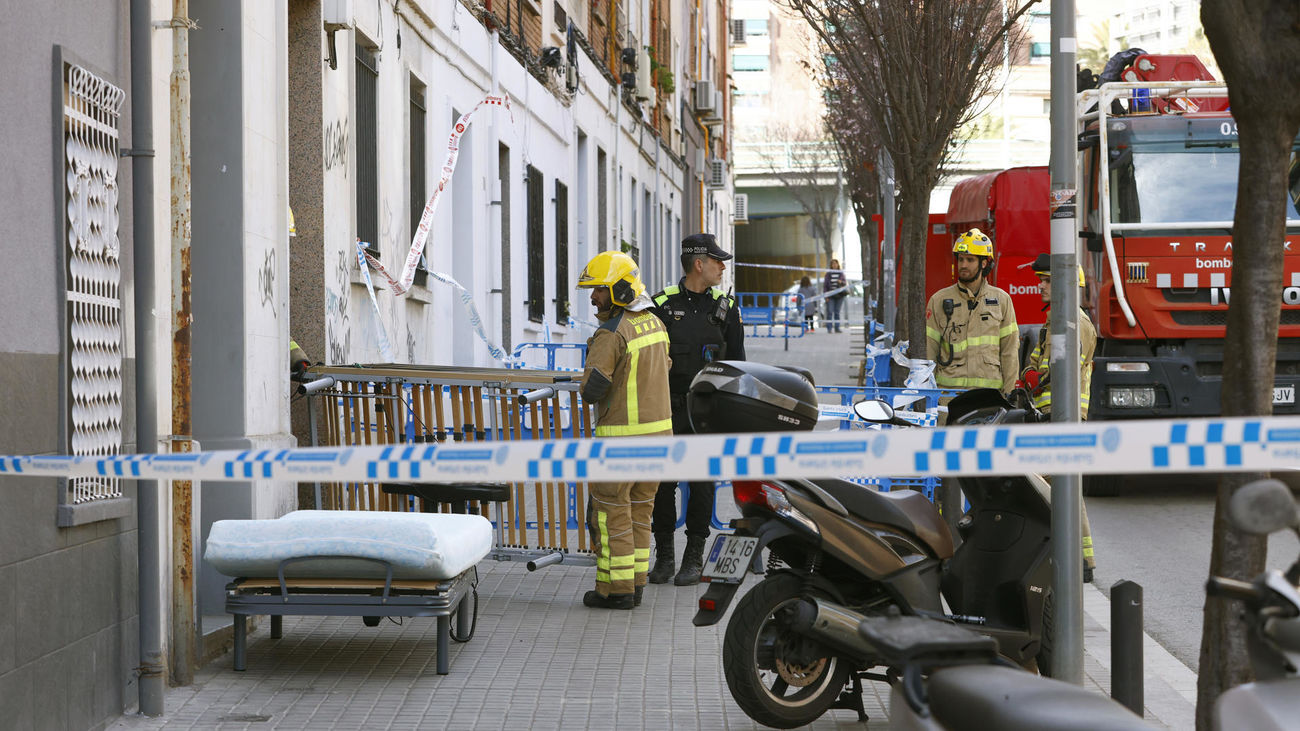 Desalojado un cuarto edificio en Badalona de la misma promoción del que se derrumbó