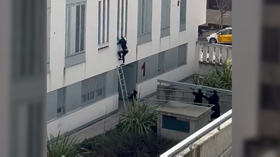 Pillados 'in fraganti' por los vecinos okupando un piso en Getafe