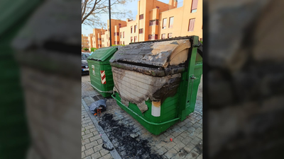 Oleada de vandalismo en Arroyomolinos: marquesinas reventadas, contenedores quemados