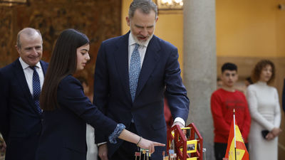 Felipe VI recibe a los niños ganadores del concurso '¿Qué es un rey para ti?'