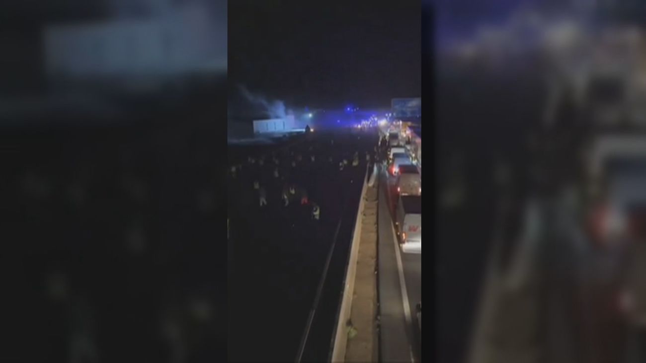 Heridos varios guardias civiles en una protesta de agricultores que ha cortado la A-6 en Zamora