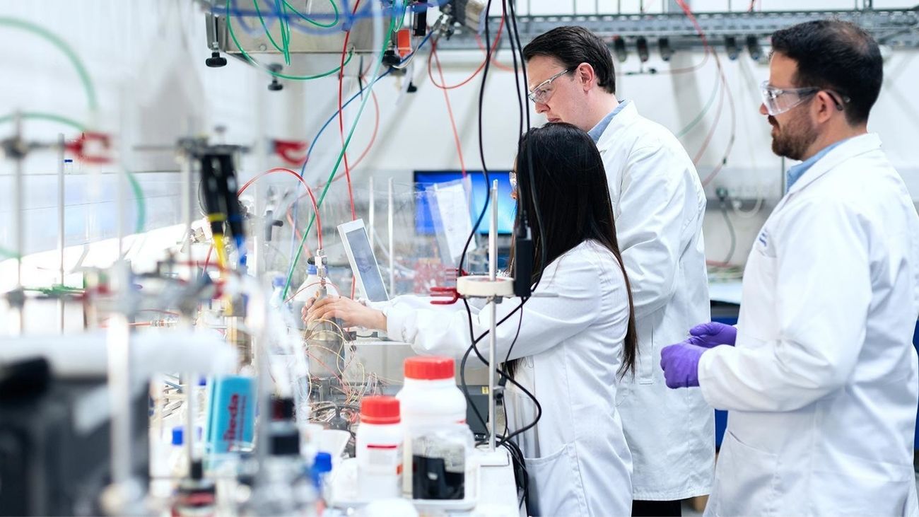 Científicos en un laboratorio