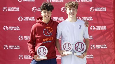 Carlos Mendoza, doble campeón cadete de tenis Madrid