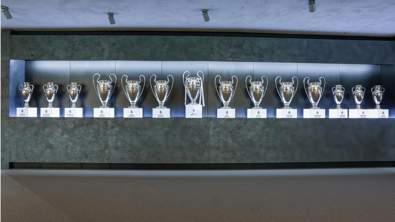 Leyendas del Real Madrid felicitan al club por sus 122 años