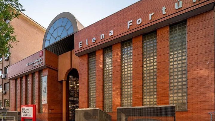 Biblioteca Pública Elena Fortún de Madrid / CAM